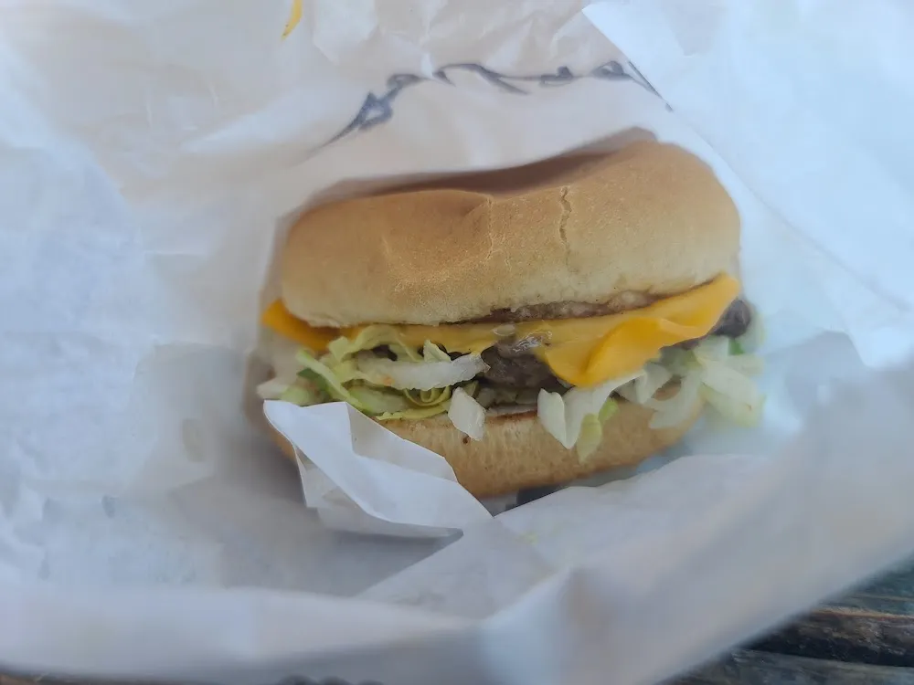 Regular Cheeseburger